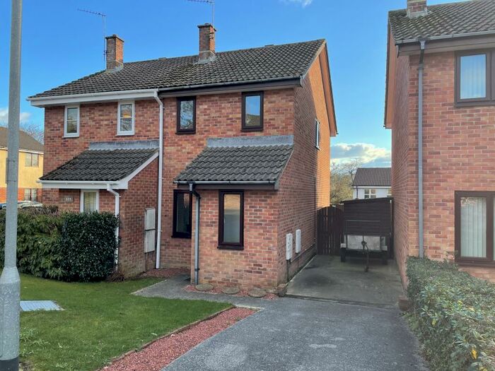 2 Bedroom House To Rent In St Austell, PL25