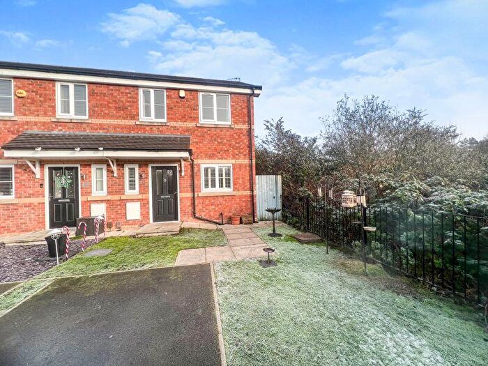 3 Bedroom Semi-Detached House To Rent In Ivory Close, Eccles, Manchester, M30