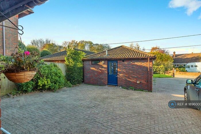 1 Bedroom Flat To Rent In Mursley, Mursley, Buckinghamshire, MK17