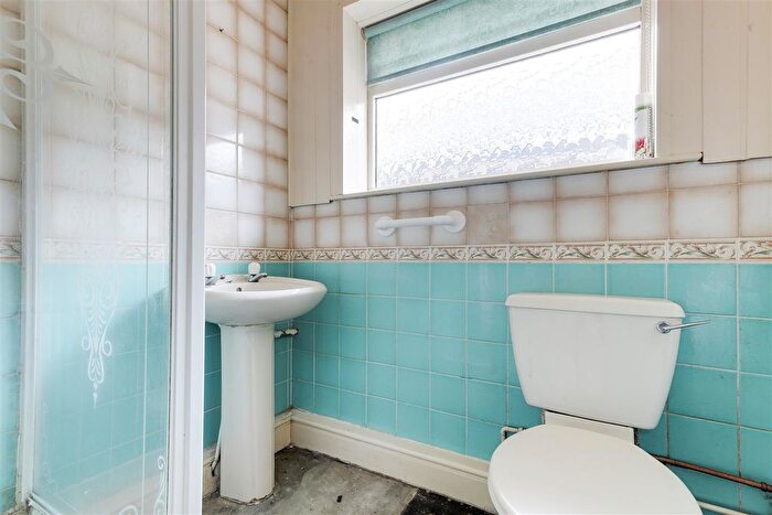2 Bedroom Detached Bungalow For Sale In Valetta Road, Arnold, Nottinghamshire, NG5