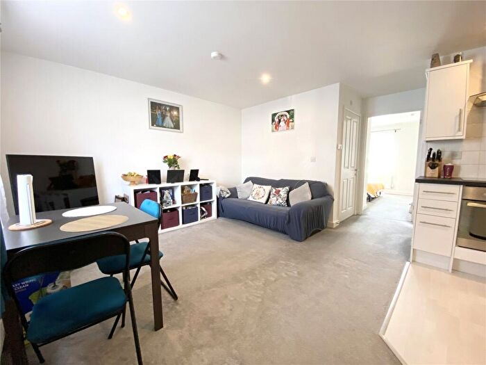 1 Bedroom Maisonette To Rent In Westbourne House, Groves Street, Swindon, SN2
