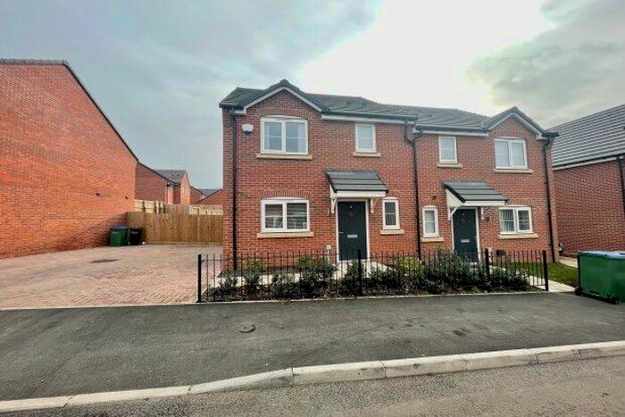 3 Bedroom Semi-Detached House To Rent In Sodagar Road, Oldbury, B69
