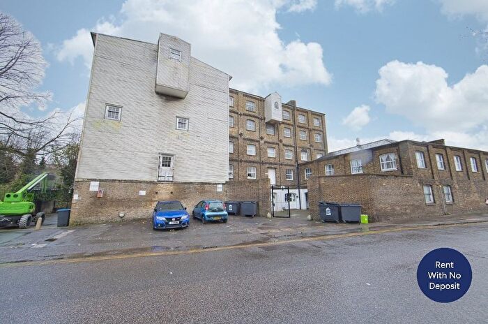 2 Bedroom Flat To Rent In London Road, Dover, Kent, CT17