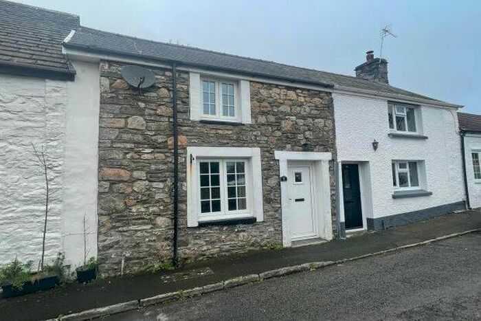 2 Bedroom Cottage To Rent In Castle Street, Cydweli, SA17