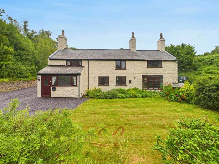 3 Bedroom House For Sale In Ffrith, Wrexham, LL11