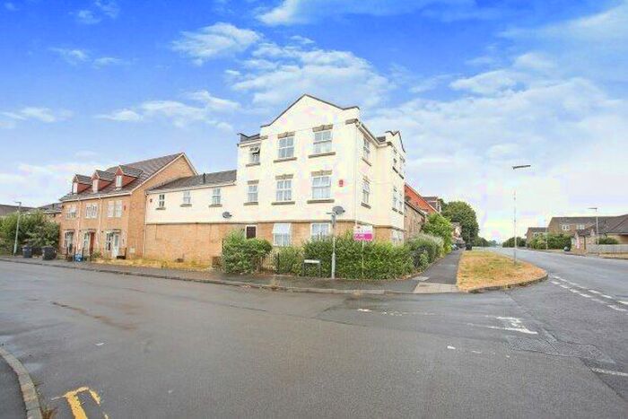 2 Bedroom Flat To Rent In Fosse Way, Yeovil, BA21
