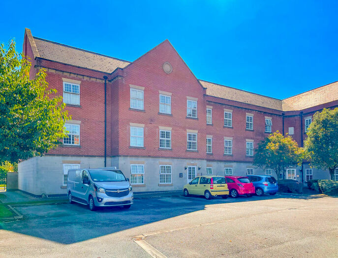 2 Bedroom Flat To Rent In Cambrai Close, Lincoln, LN1