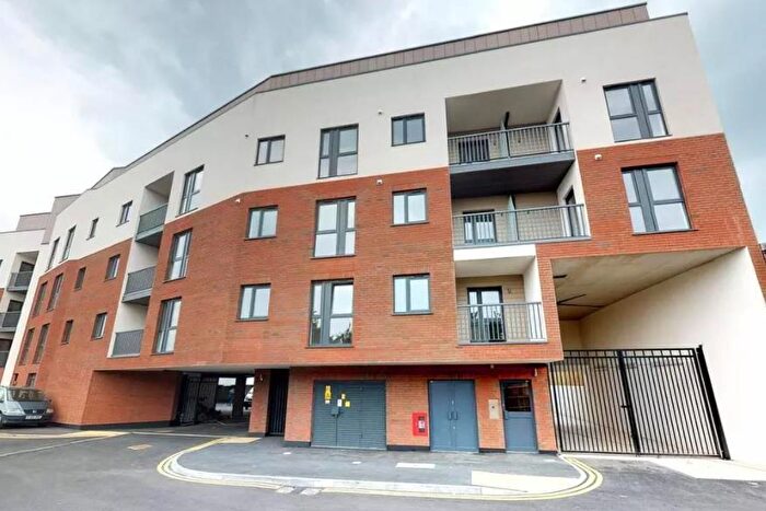 1 Bedroom Apartment To Rent In Slough, Berkshire, SL2