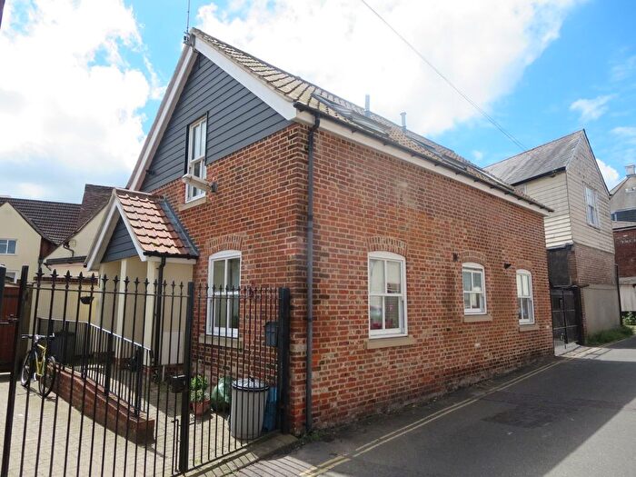 1 Bedroom Flat To Rent In North Street, Manningtree, Essex, CO11