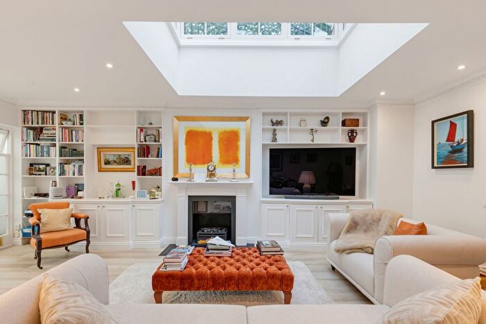 1 Bedroom Flat For Sale In Cranley Gardens, London, SW7