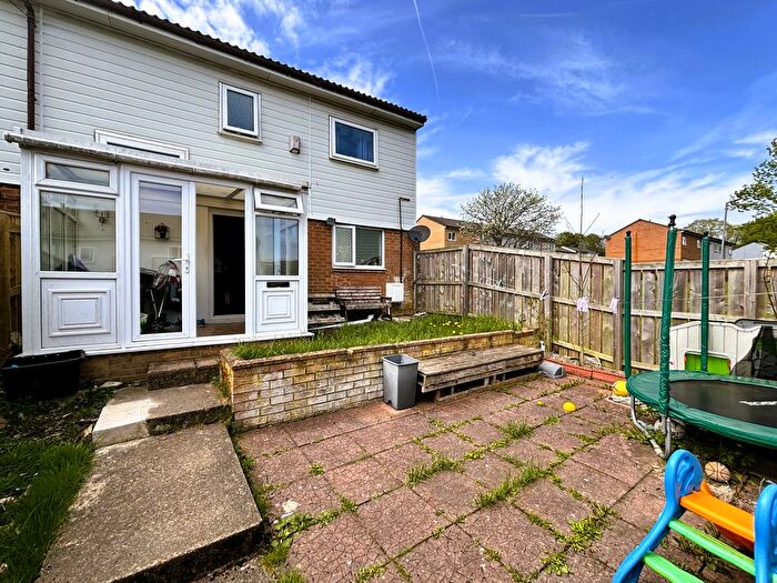3 Bedroom Terraced House For Sale In Cheviot Place, SR8