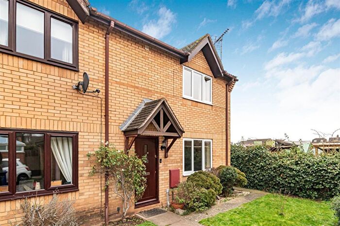 3 Bedroom Semi Detached House For Sale In Corsican Pine Close, Newmarket, CB8