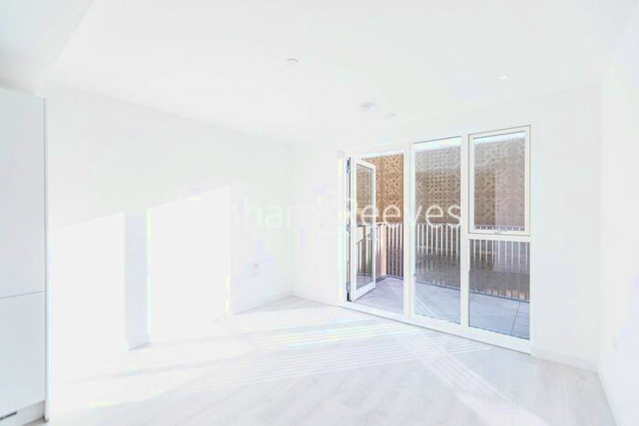 1 Bedroom Flat To Rent In High Street Quarter, Hounslow, TW3