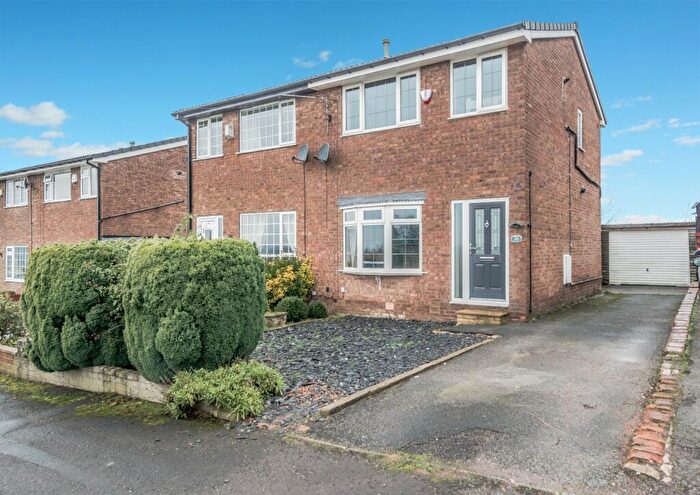 3 Bedroom Semi Detached House For Sale In Links Avenue, Hunsworth, Cleckheaton, BD19