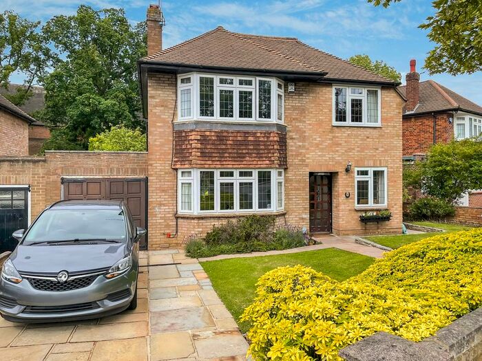 Houses for sale & to rent in BR5 1PH, Towncourt Crescent, Petts Wood