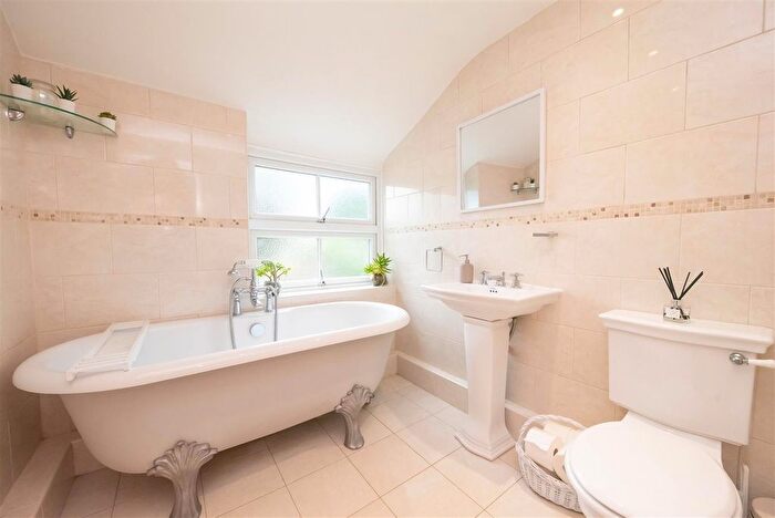 2 Bedroom Semi-Detached House For Sale In Winchester Street, Farnborough, GU14