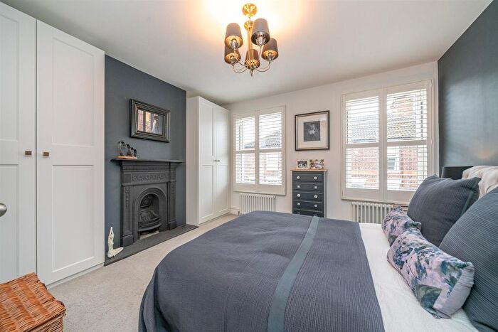 3 Bedroom Terraced House For Sale In Inkerman Road, St.Albans, AL1