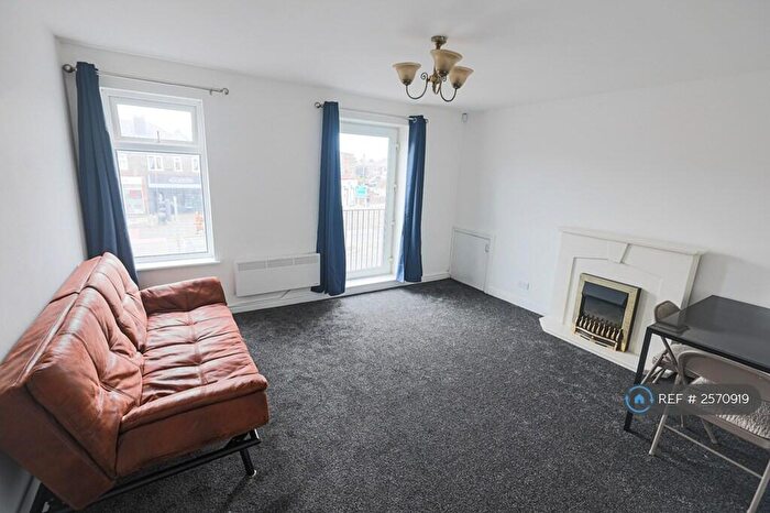 1 Bedroom Flat To Rent In Hollinwood Avenue, Manchester, M40