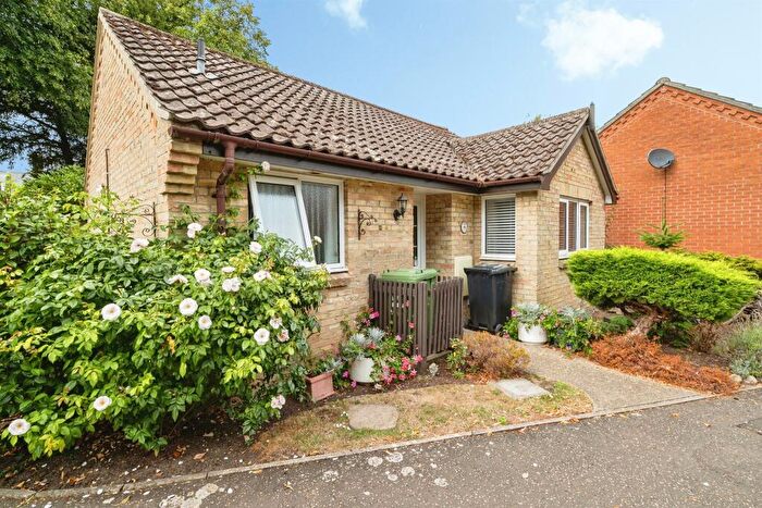 2 Bedroom Detached Bungalow For Sale In Catton Court, Norwich, NR6