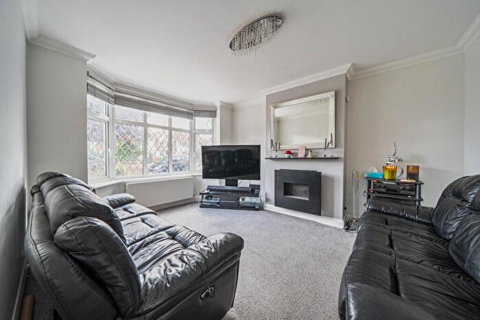 3 Bedroom Semi Detached House For Sale In Mead Way, Bromley, Kent, BR2