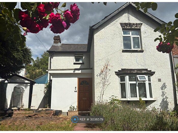 4 Bedroom Detached House To Rent In Hankins Lane, London, NW7