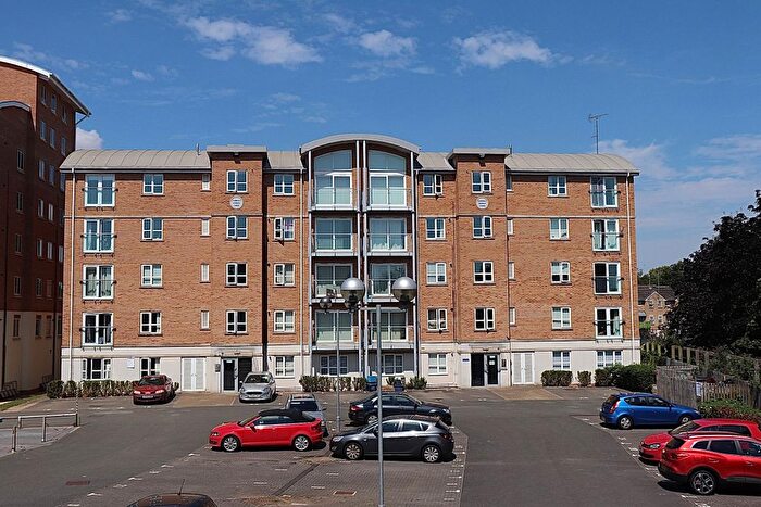 2 Bedroom Flat To Rent In Lion Court, Southbridge, Northampton, NN4