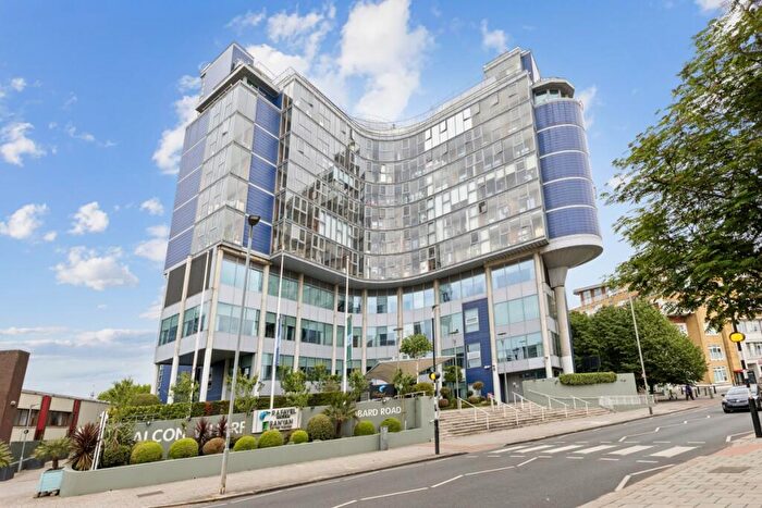 1 Bedroom Apartment To Rent In Lombard Road London, SW11