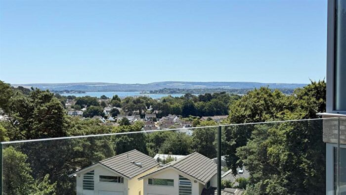 2 Bedroom Apartment For Sale In Highmoor Road, Lower Parkstone, BH14