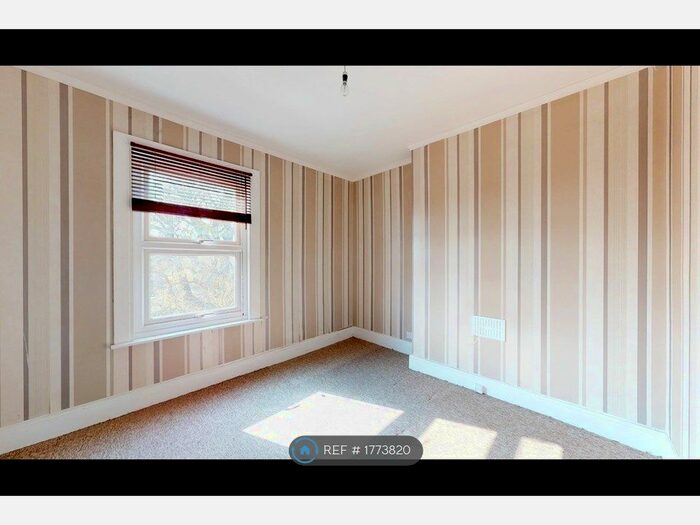 1 Bedroom Flat To Rent In Plumstead, London, SE18