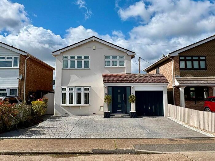 3 Bedroom Detached House To Rent In San Remo Road, Canvey Island, Essex, SS8