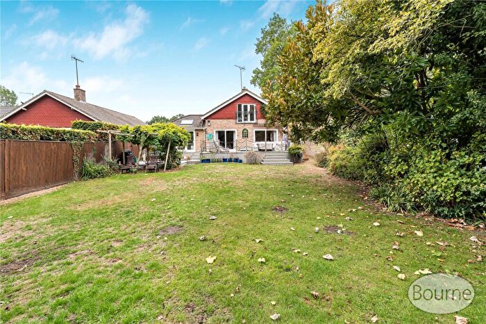 4 Bedroom Detached House For Sale In Highlands Lane, Woking, Surrey, GU22