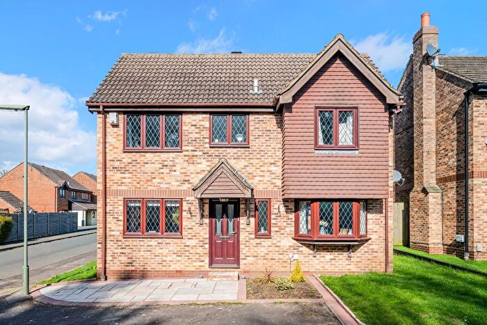 3 Bedroom Detached House For Sale In The Rise, Tadworth, KT20