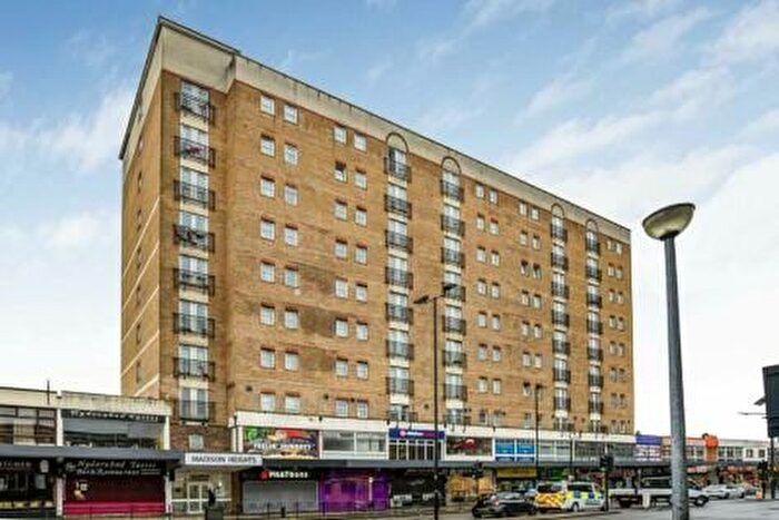 2 Bedroom Flat To Rent In High Street, Hounslow, TW3