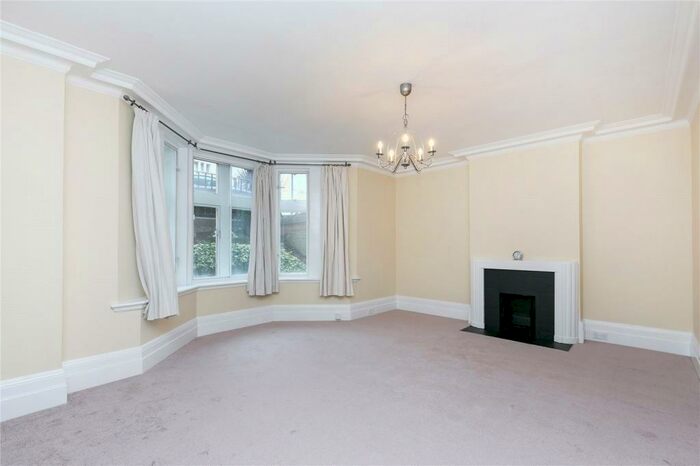 4 Bedroom Flat To Rent In Manor House, Marylebone Road, London, NW1