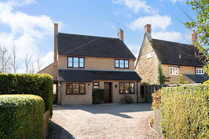 4 Bedroom Detached House For Sale In Church Street, Helmdon, NN13