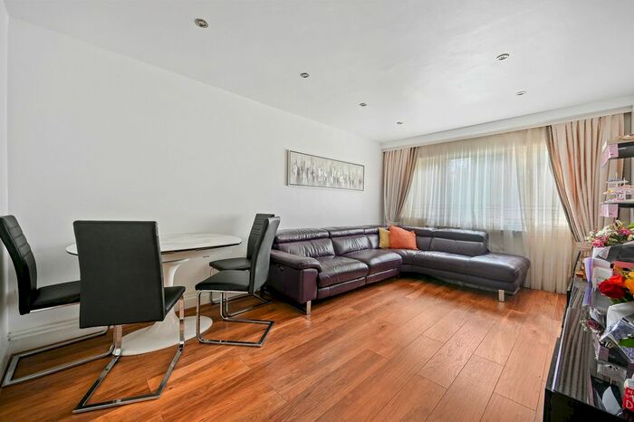 2 Bedroom Flat To Rent In Byron Way, Northolt, UB5