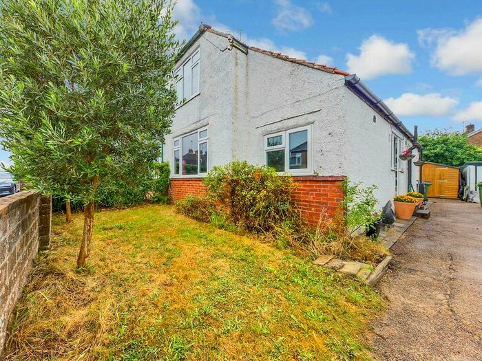 2 Bedroom Semi-Detached House To Rent In Highlands Avenue, Horsham, RH13