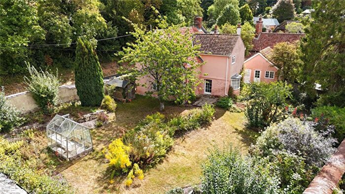 4 Bedroom Detached House For Sale In Berwick Road, Stapleford, Salisbury, Wiltshire, SP3