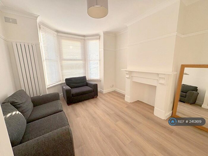1 Bedroom Flat To Rent In Conington Road, London, SE13