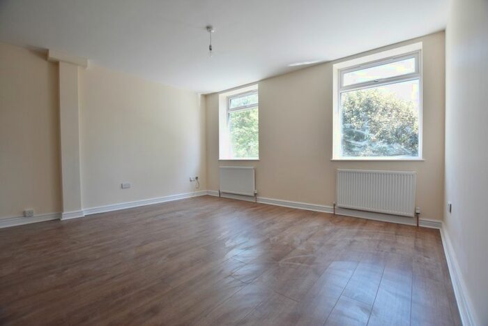 1 Bedroom Flat To Rent In Gladstone Road, Central Watford, WD17