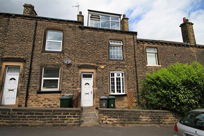 3 Bedroom Terraced House For Sale In Marlborough Road, Idle, Bradford, BD10