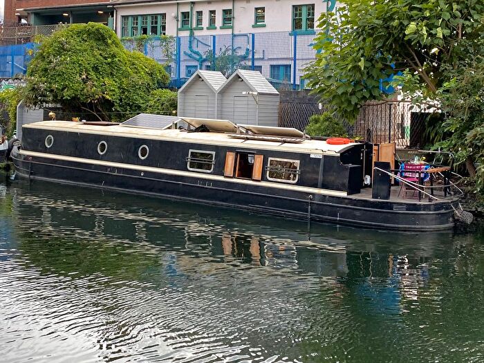 2 Bedroom Houseboat For Sale In Haggerston Wharf, Kenning Terrace, London, N1