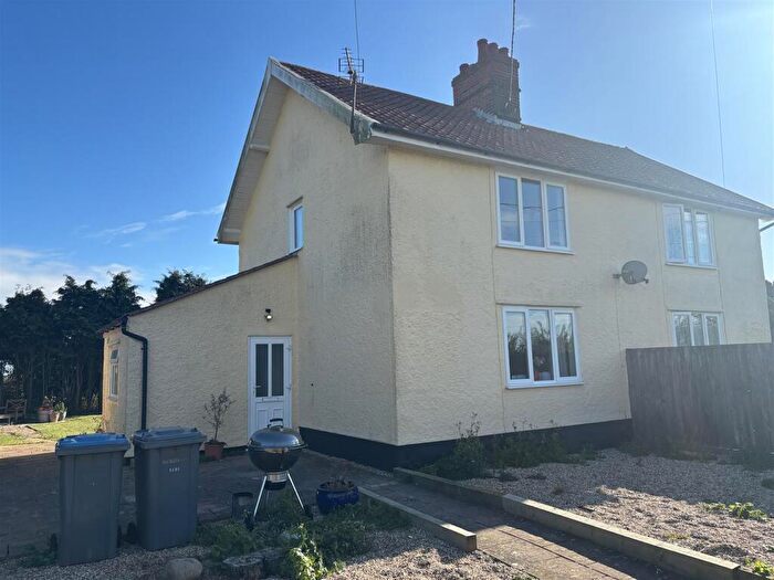 3 Bedroom Semi-Detached House To Rent In Kirton, Nr Felixstowe, IP10