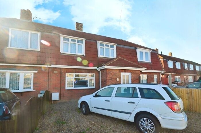 3 Bedroom Terraced House For Sale In Chapel Road, Isle Of Grain, Rochester, ME3
