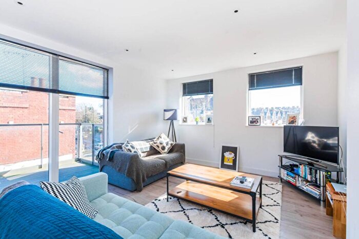 1 Bedroom Flat To Rent In High Street, Hornsey, London, N8