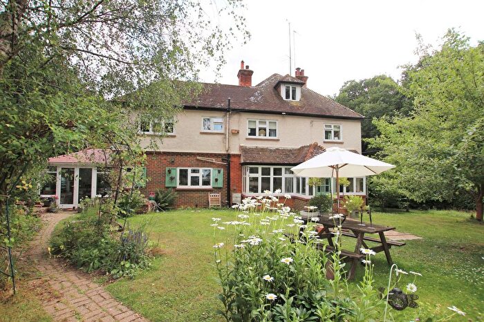 4 Bedroom Semi-detached House For Sale In Knowle Lane, Cranleigh, GU6