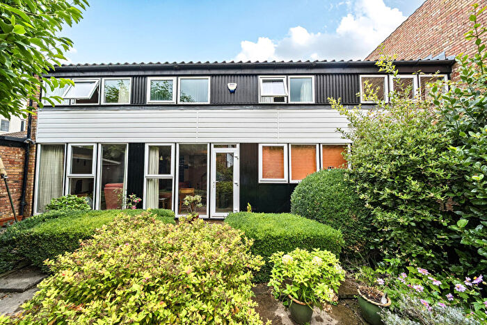 4 Bedroom Link Detached House For Sale In High Kingsdown, Bristol, BS2