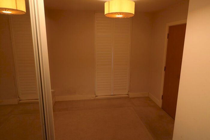 2 Bedroom Flat For Sale In Park Road, Beckenham, BR3