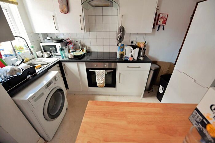 3 Bedroom House To Rent In Thornville Terrace, LS6