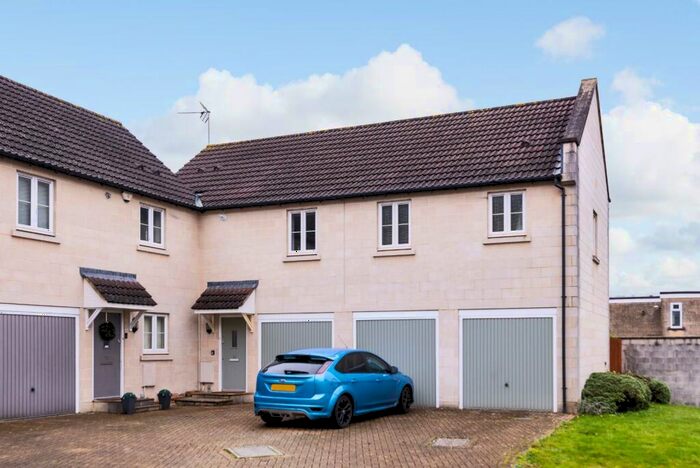 2 Bedroom Coach House To Rent In Sabin Close, Bath, BA2